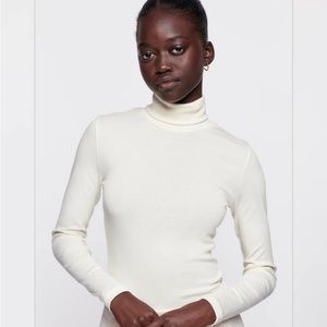 KOTN Turtleneck